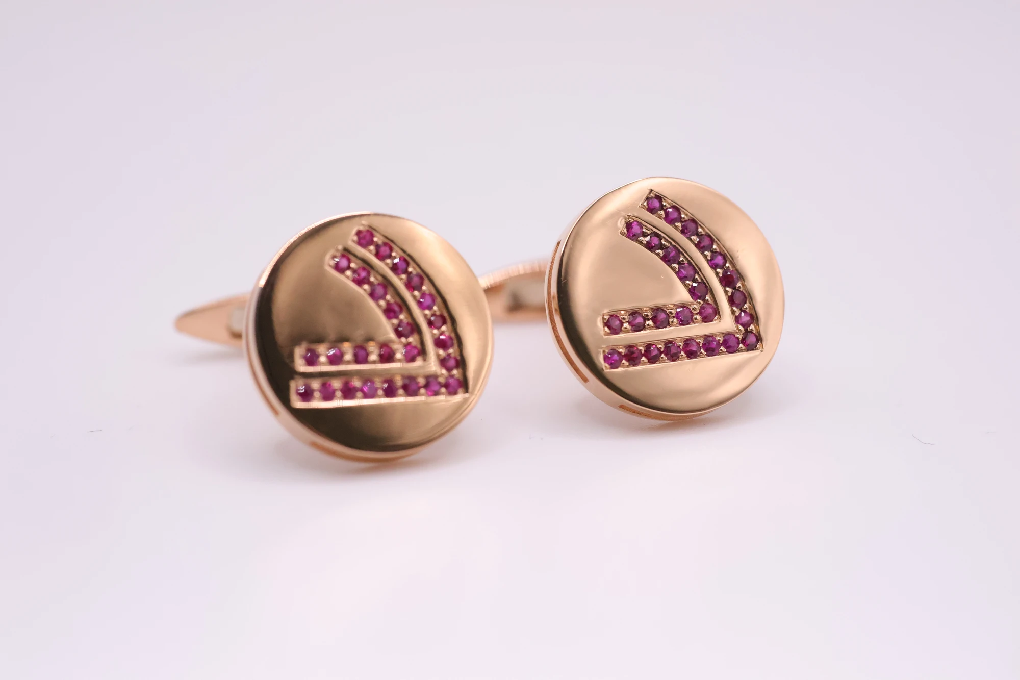 Joyeria Suiza Celta Gemelos Afouteza · Oro rosa y rubíes