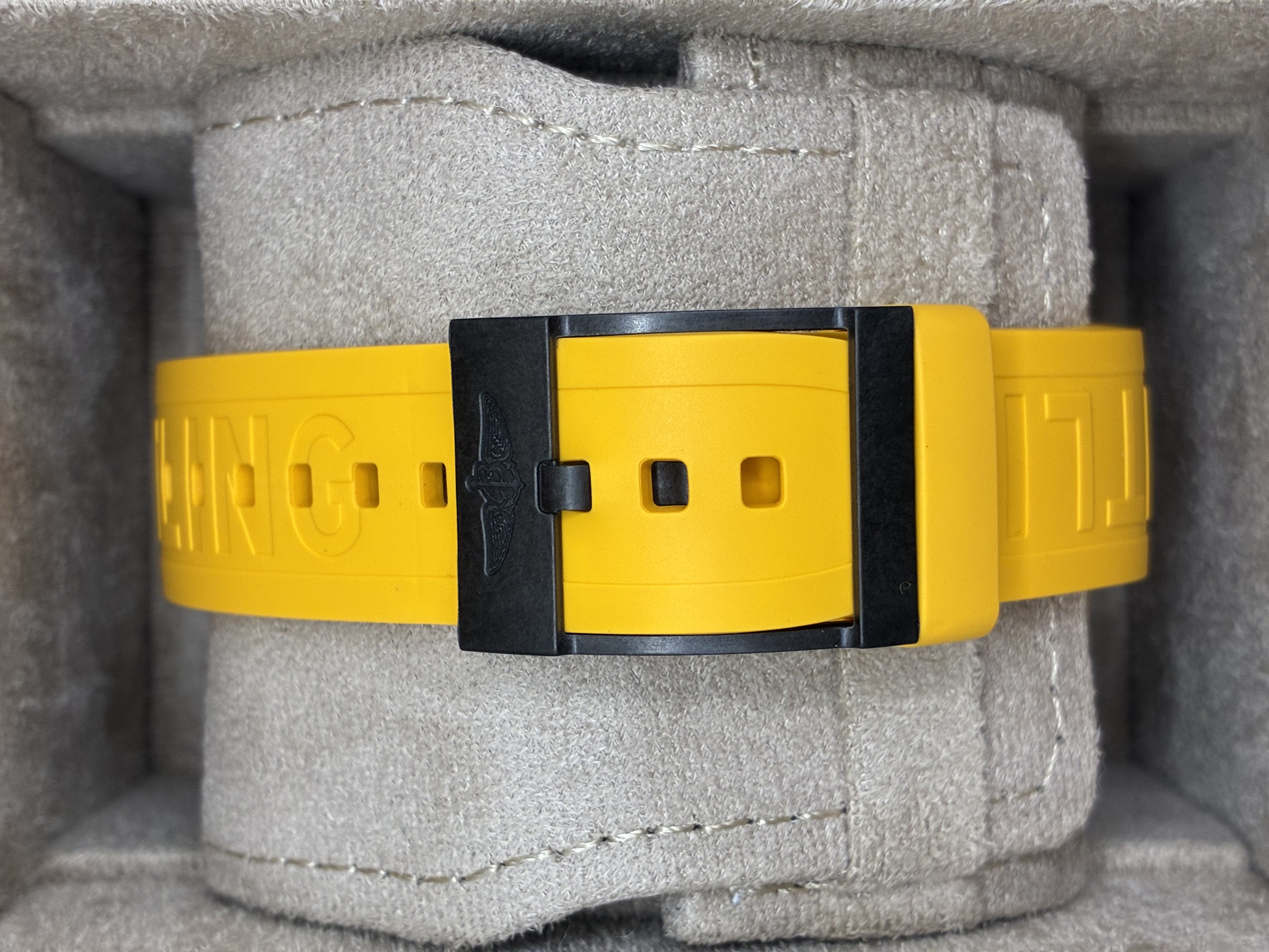 Breitling Endurance Pro 44mm