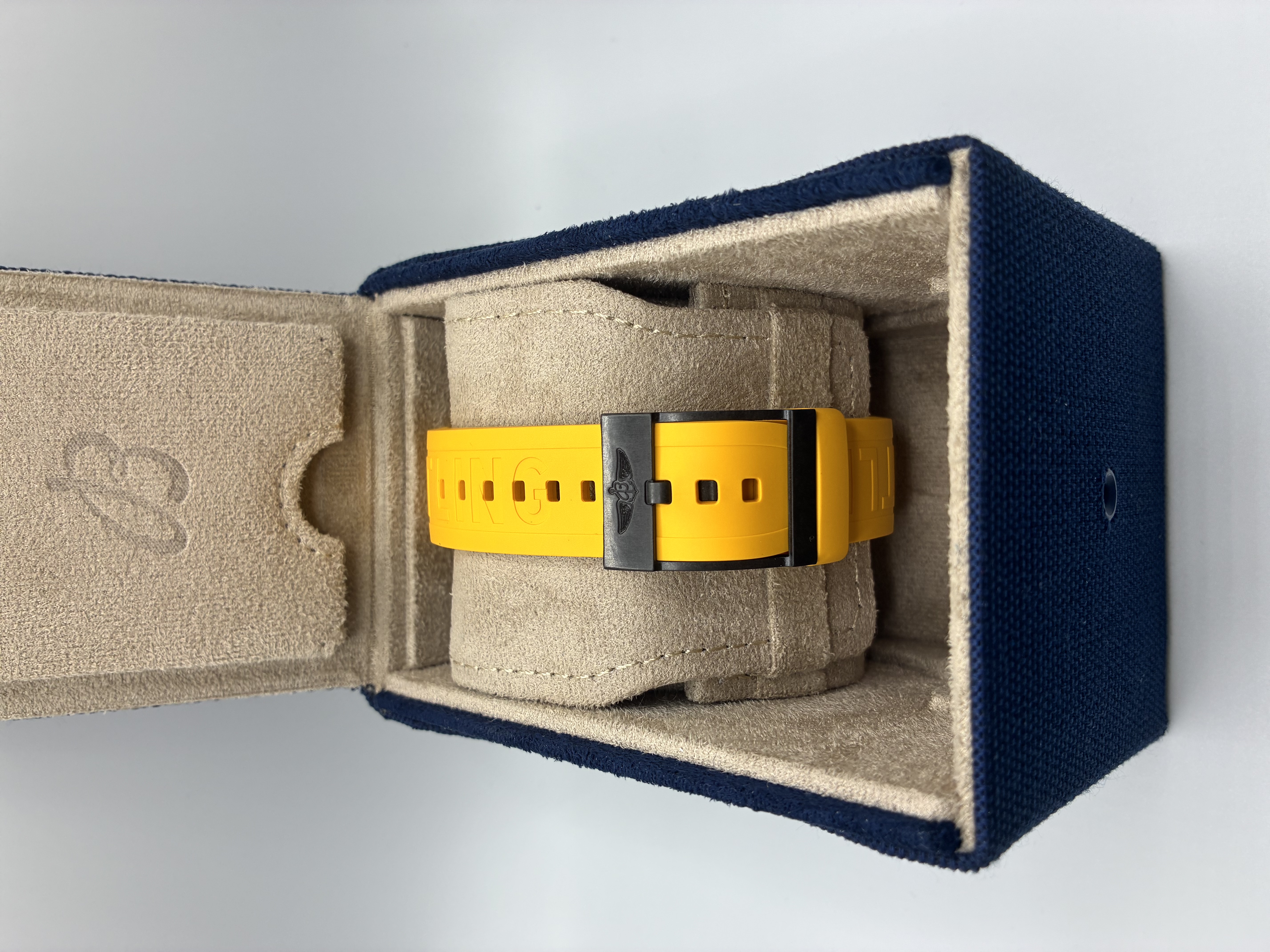 Breitling Endurance Pro 44mm