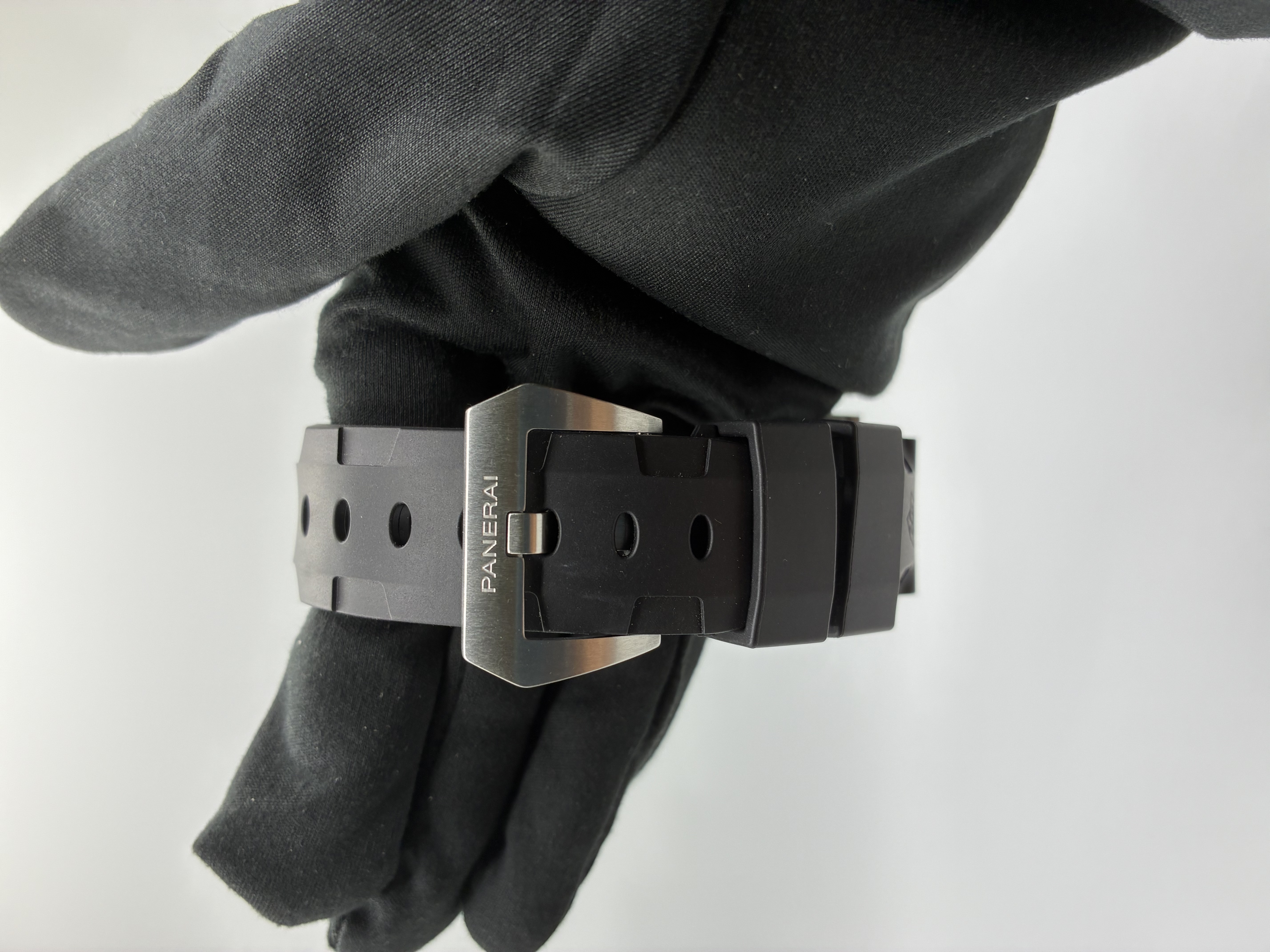 Panerai Submersible Bianco 42mm Pam02223 42mm