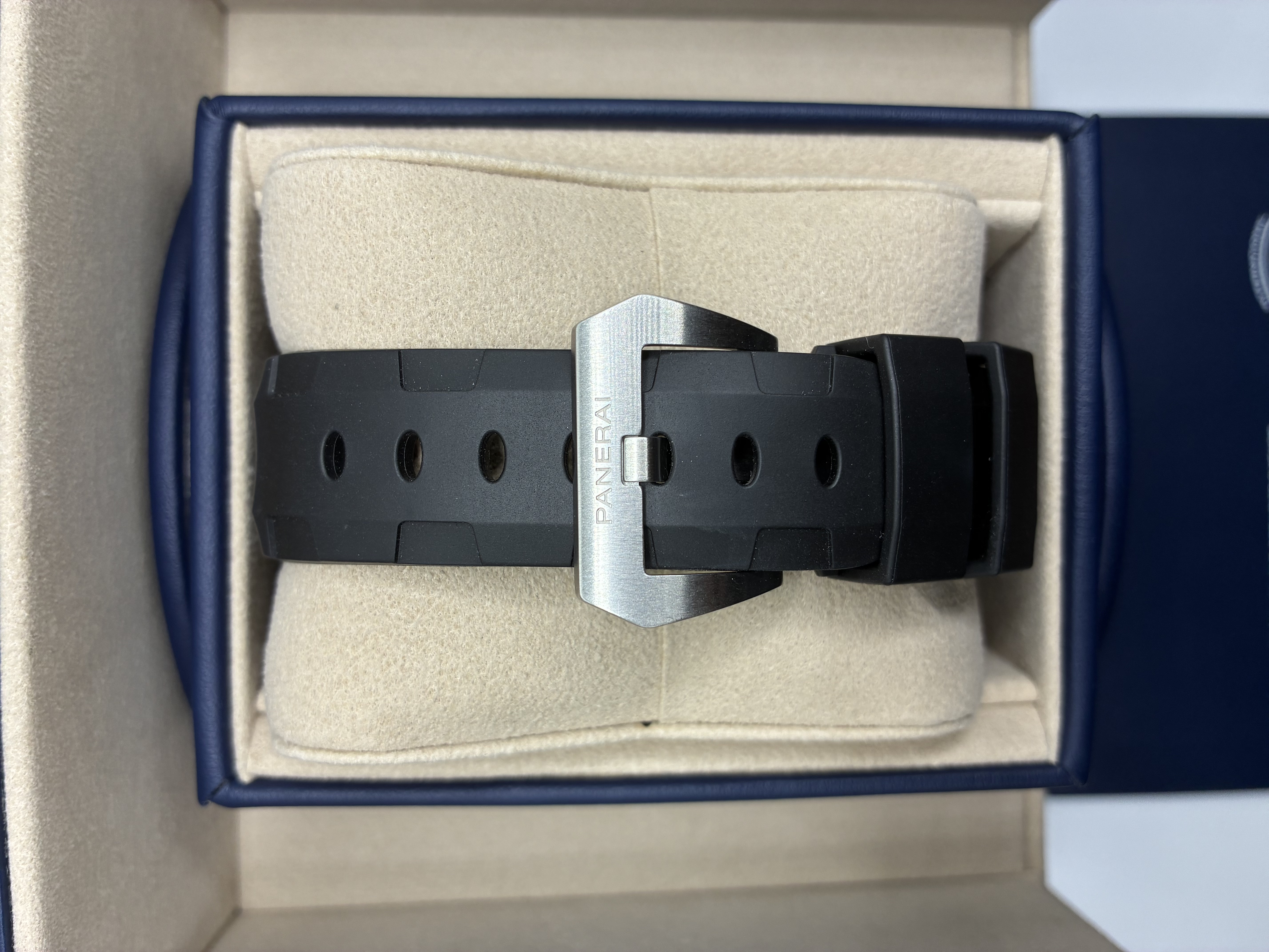 Panerai Submersible Bianco 42mm Pam02223 42mm