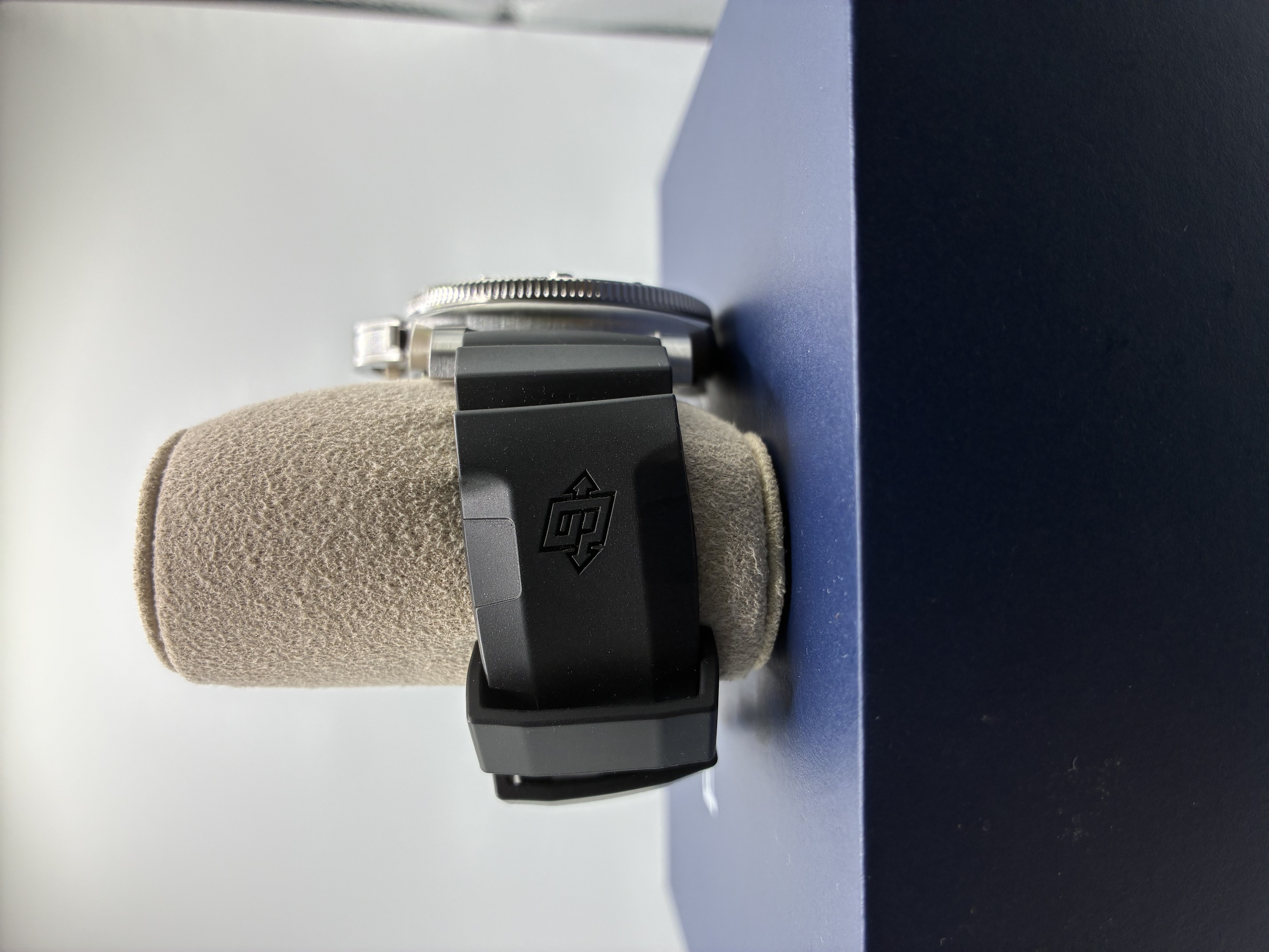 Panerai Submersible Bianco 42mm Pam02223 42mm