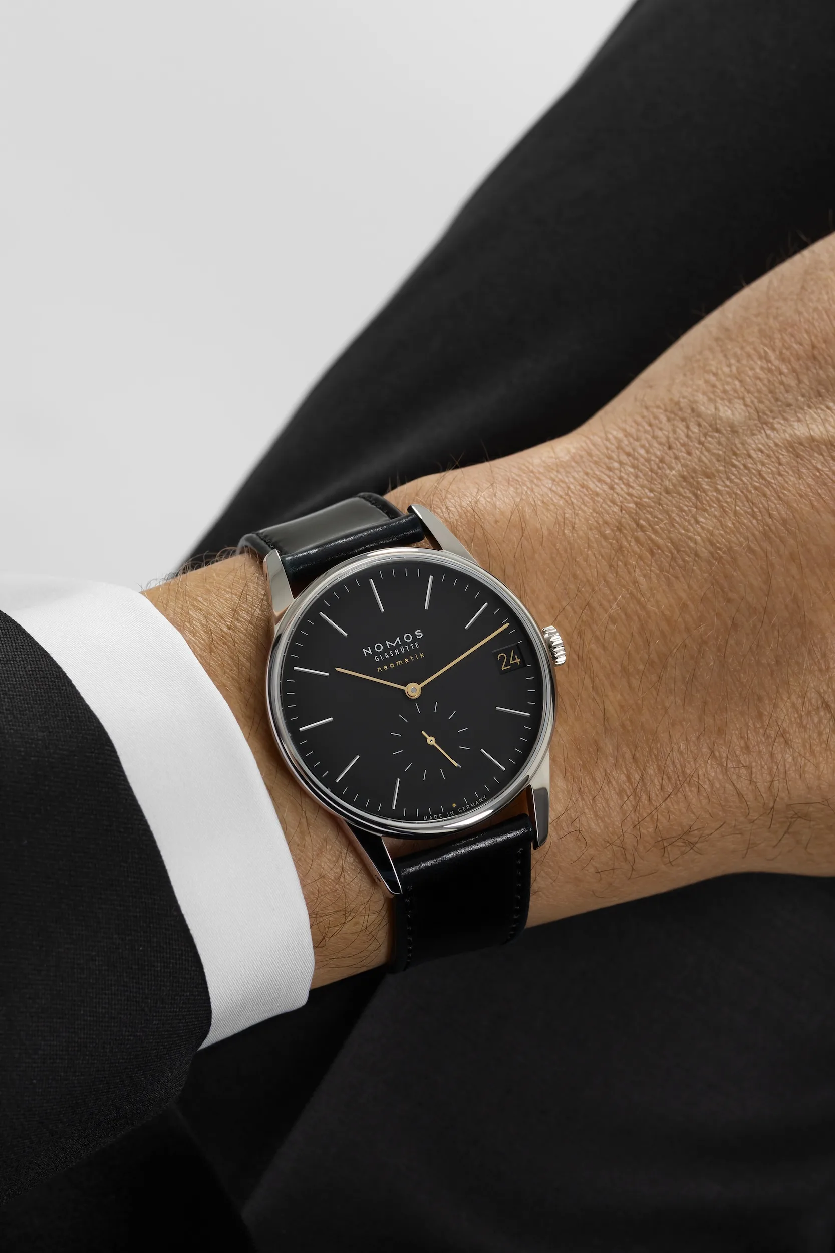 Nomos Orion Neomatik 41 Fecha New Black 40.5mm