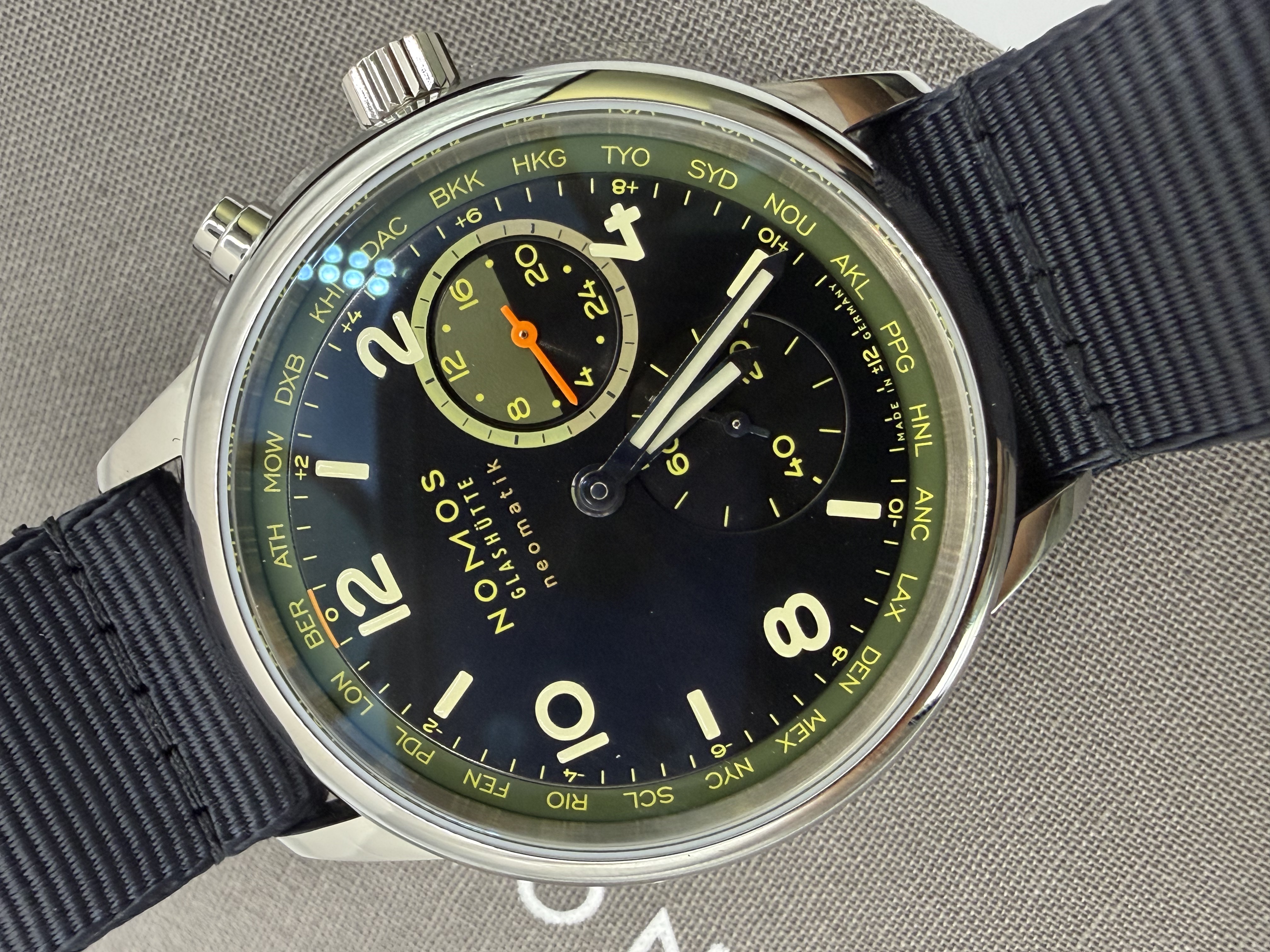 Nomos Club Sport Neomatik Mundial Vector 40mm