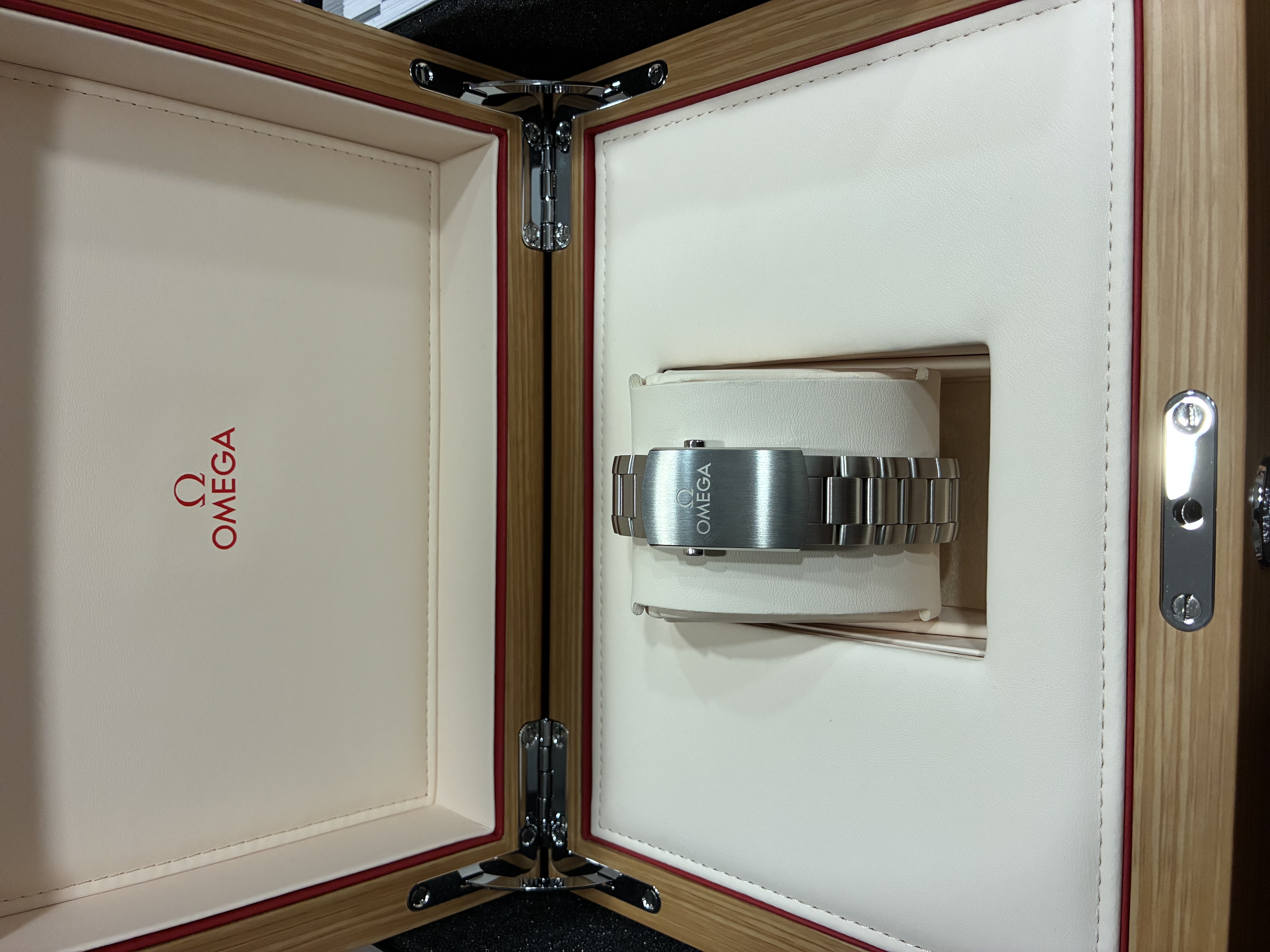 Omega Seamaster PLANET OCEAN 600M 39.5mm